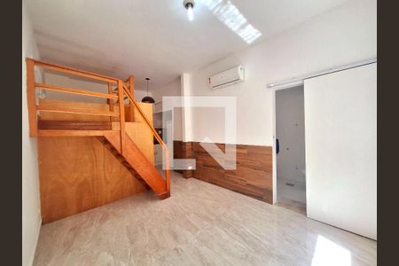 Sala/Quarto de kitnet/studio à venda com 1 quarto, 25m² em Catete, Rio de Janeiro