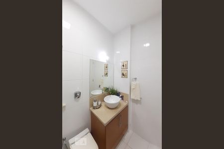 Apartamento para alugar com 69m², 2 quartos e sem vaga Apartamento para alugar com 69m², 2 quartos e sem vagaBanheiro Social