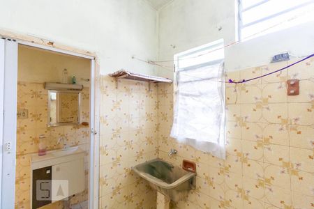 Casa para alugar com 142m², 2 quartos e 2 vagasBanheiro