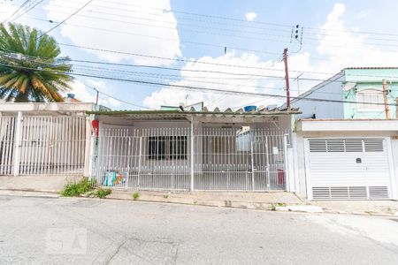 Casa para alugar com 142m², 2 quartos e 2 vagasFachada
