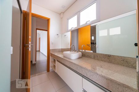 Apartamento para alugar com 80m², 2 quartos e 2 vagasBanheiro do Quarto 2