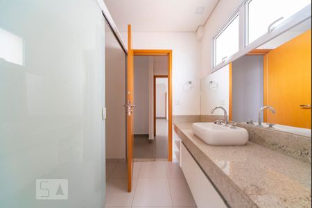 Apartamento para alugar com 80m², 2 quartos e 2 vagasBanheiro do Quarto 2
