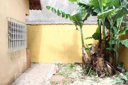 Casa à venda com 305m², 4 quartos e 1 vaga Casa à venda com 305m², 4 quartos e 1 vagaQuintal