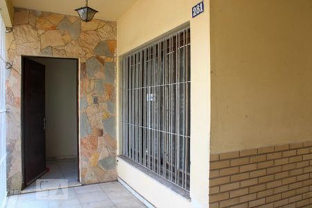 Casa à venda com 305m², 4 quartos e 1 vaga Casa à venda com 305m², 4 quartos e 1 vagaFachada