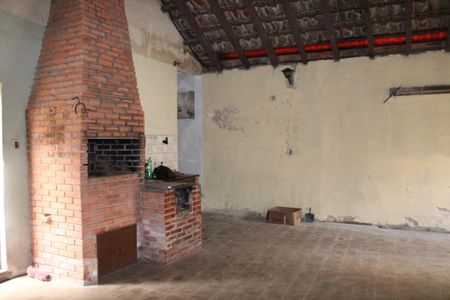 Casa à venda com 305m², 4 quartos e 1 vagaChurrasqueira