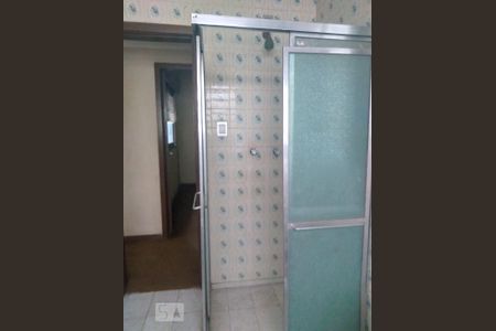 Casa à venda com 305m², 4 quartos e 1 vaga Casa à venda com 305m², 4 quartos e 1 vagaBanheiro