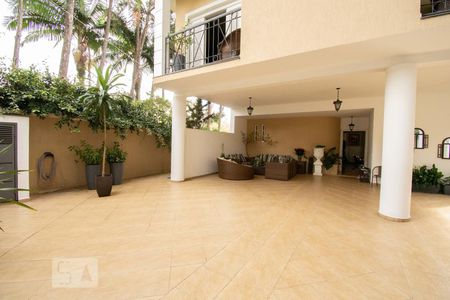 Casa à venda com 600m², 4 quartos e 1 vaga Casa à venda com 600m², 4 quartos e 1 vagaGaragem