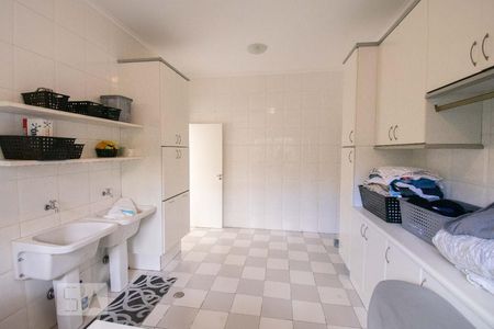 Casa à venda com 600m², 4 quartos e 1 vaga Casa à venda com 600m², 4 quartos e 1 vagaÁrea de Serviço