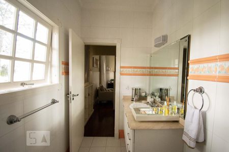 Casa à venda com 600m², 4 quartos e 1 vaga Casa à venda com 600m², 4 quartos e 1 vagaBanheiro da Suíte 2