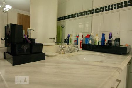 Casa à venda com 600m², 4 quartos e 1 vaga Casa à venda com 600m², 4 quartos e 1 vagaBanheiro da Suíte 4