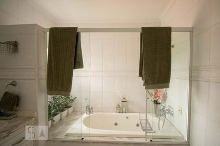 Casa à venda com 600m², 4 quartos e 1 vaga Casa à venda com 600m², 4 quartos e 1 vagaBanheiro da Suíte 1