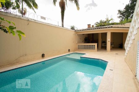 Casa à venda com 600m², 4 quartos e 1 vaga Casa à venda com 600m², 4 quartos e 1 vagaPiscina