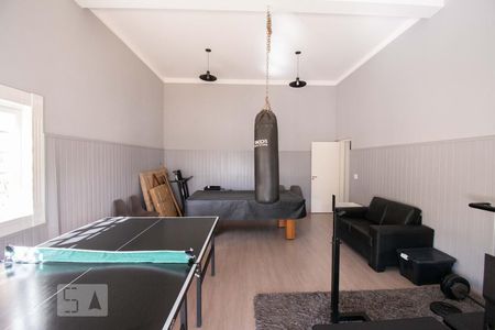 Casa à venda com 600m², 4 quartos e 1 vaga Casa à venda com 600m², 4 quartos e 1 vagaAcademia