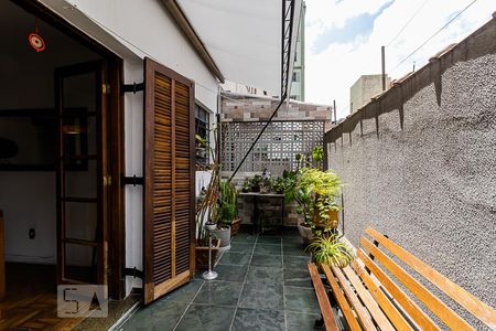 Apartamento à venda com 116m², 2 quartos e 1 vaga Apartamento à venda com 116m², 2 quartos e 1 vagaSacada