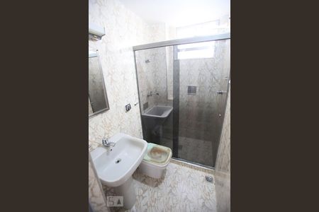 Banheiro de apartamento à venda com 2 quartos, 42m² em Taquara, Rio de Janeiro