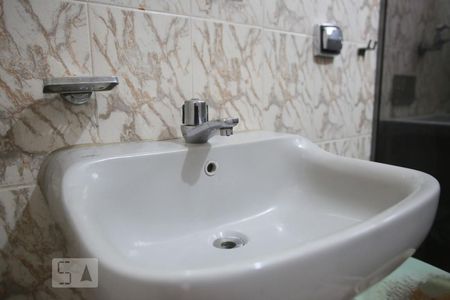 Banheiro de apartamento à venda com 2 quartos, 42m² em Taquara, Rio de Janeiro