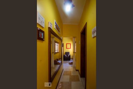 Casa à venda com 227m², 4 quartos e 1 vaga Casa à venda com 227m², 4 quartos e 1 vagaCorredor