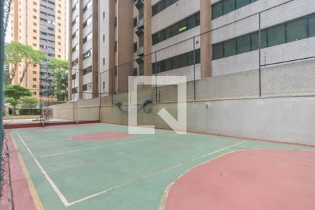 Apartamento à venda com 240m², 4 quartos e 2 vagas Apartamento à venda com 240m², 4 quartos e 2 vagasÁrea comum - Quadra Esportiva