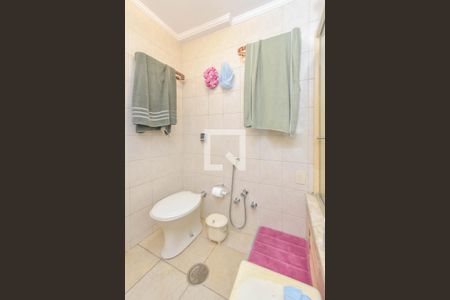 Apartamento à venda com 240m², 4 quartos e 2 vagas Apartamento à venda com 240m², 4 quartos e 2 vagasBanheiro do Quarto 2