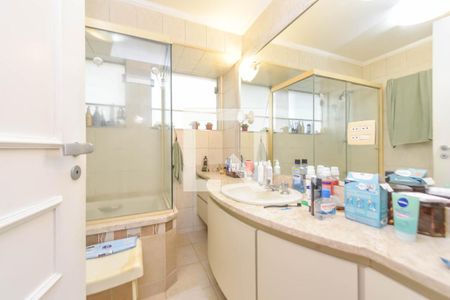 Apartamento à venda com 240m², 4 quartos e 2 vagas Apartamento à venda com 240m², 4 quartos e 2 vagasBanheiro do Quarto 2