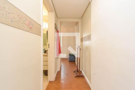 Apartamento à venda com 240m², 4 quartos e 2 vagas Apartamento à venda com 240m², 4 quartos e 2 vagasCorredor do Quarto 2 - Suíte