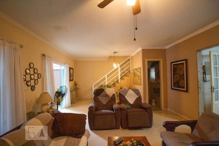 Sala de casa à venda com 3 quartos, 230m² em Vargem Pequena, Rio de Janeiro