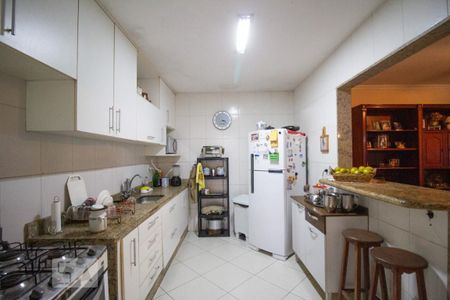Casa à venda com 230m², 3 quartos e 3 vagasCozinha