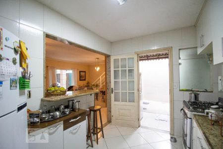 Casa à venda com 230m², 3 quartos e 3 vagasCozinha