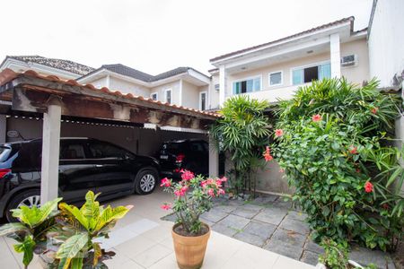 Casa à venda com 230m², 3 quartos e 3 vagasQuintal