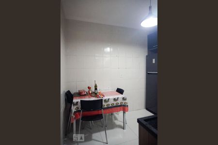 Casa de condomínio à venda com 70m², 2 quartos e 2 vagasCozinha
