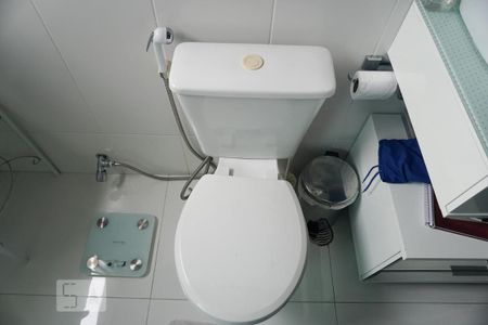 Casa de condomínio à venda com 70m², 2 quartos e 2 vagasBanheiro Social