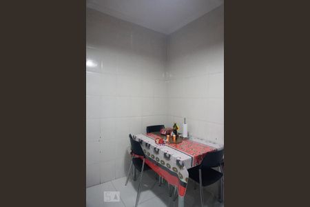 Casa de condomínio à venda com 70m², 2 quartos e 2 vagasCozinha