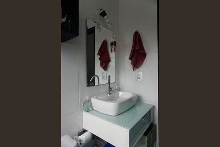 Casa de condomínio à venda com 70m², 2 quartos e 2 vagasBanheiro Social