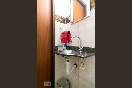 Lavabo de casa à venda com 3 quartos, 130m² em Parque São Domingos, São Paulo