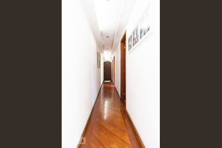 Casa à venda com 130m², 3 quartos e 2 vagasCorredor