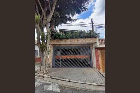 Casa à venda com 130m², 3 quartos e 2 vagasFachada
