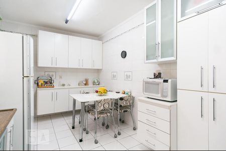 Casa à venda com 130m², 3 quartos e 2 vagasCozinha