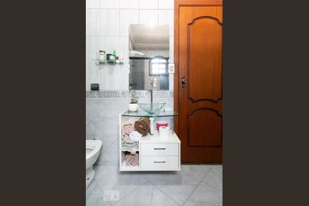 Casa à venda com 130m², 3 quartos e 2 vagasBanheiro