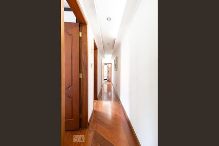 Casa à venda com 130m², 3 quartos e 2 vagasCorredor