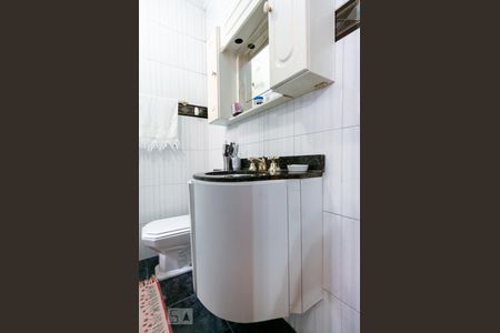 Casa à venda com 130m², 3 quartos e 2 vagasBanheiro da Suíte