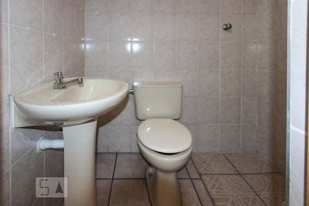 Casa para alugar com 180m², 2 quartos e sem vaga Casa para alugar com 180m², 2 quartos e sem vagaBanheiro Social