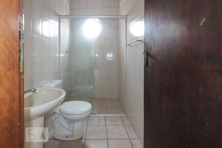 Banheiro da Suite de casa para alugar com 2 quartos, 180m² em Vila Ema, São Paulo