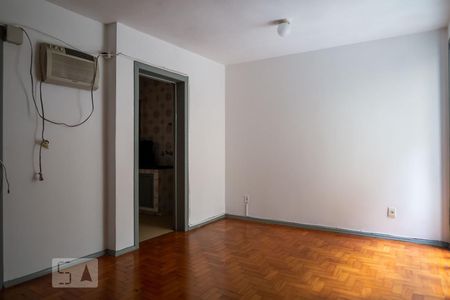 Sala/Quarto de apartamento à venda com 1 quarto, 27m² em Rio Branco, Porto Alegre