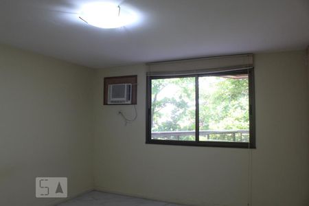 Suíte de apartamento para alugar com 3 quartos, 109m² em Recreio dos Bandeirantes, Rio de Janeiro