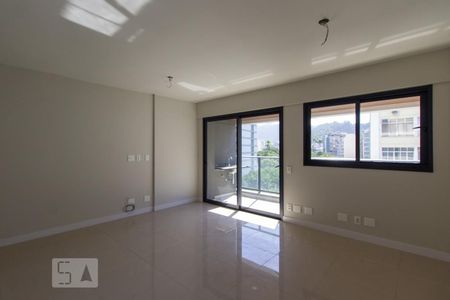 Sala de Apartamento com 2 quartos, 86m² Flamengo