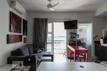 Sala de apartamento para alugar com 1 quarto, 48m² em Boqueirão, Santos