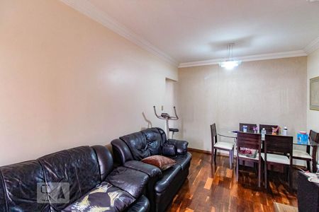 Sala de Apartamento com 2 quartos, 63m² Vila Augusta