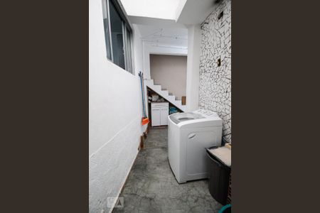 Casa à venda com 100m², 6 quartos e 2 vagasÁrea de serviço