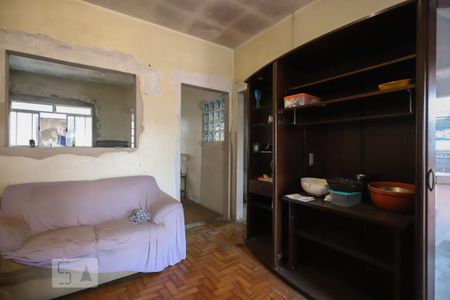 Casa à venda com 100m², 6 quartos e 2 vagasSala