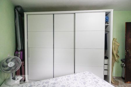 Casa à venda com 100m², 6 quartos e 2 vagasQuarto 2